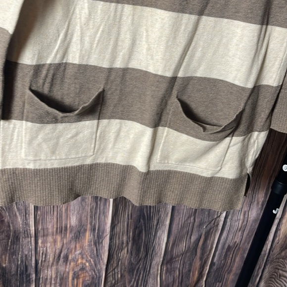 Eight eight eight sweater - Picture 3 of 6